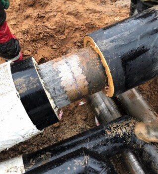 November 2021. Ultrasonic control of the heating network pipeline. Steel pipe in PU insulation.
